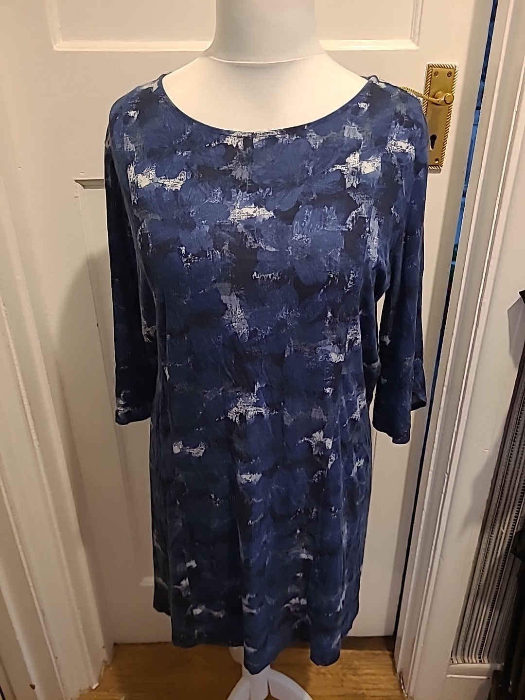 Ladies Thought Size 14 Navy Floral Mid Sleeved Dress