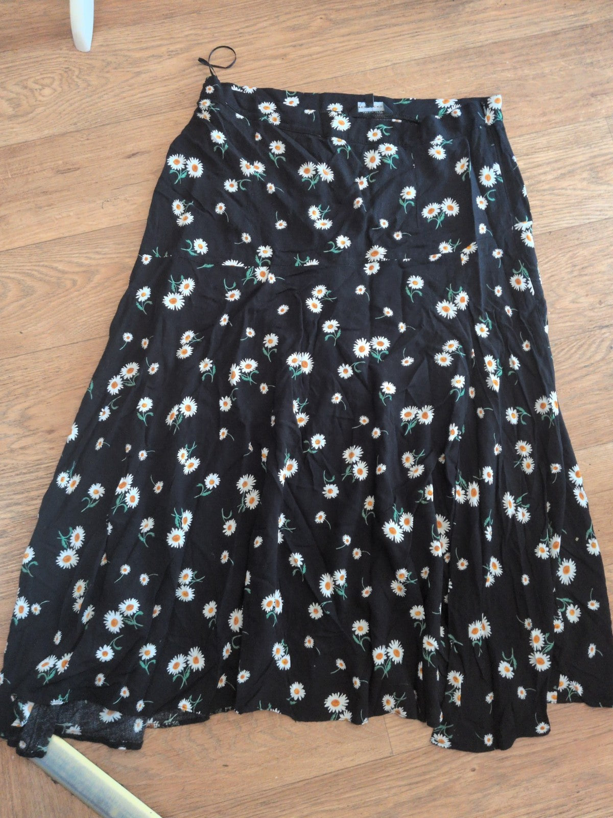 Peacocks 14 Black Daisy Midi Flare Skirt