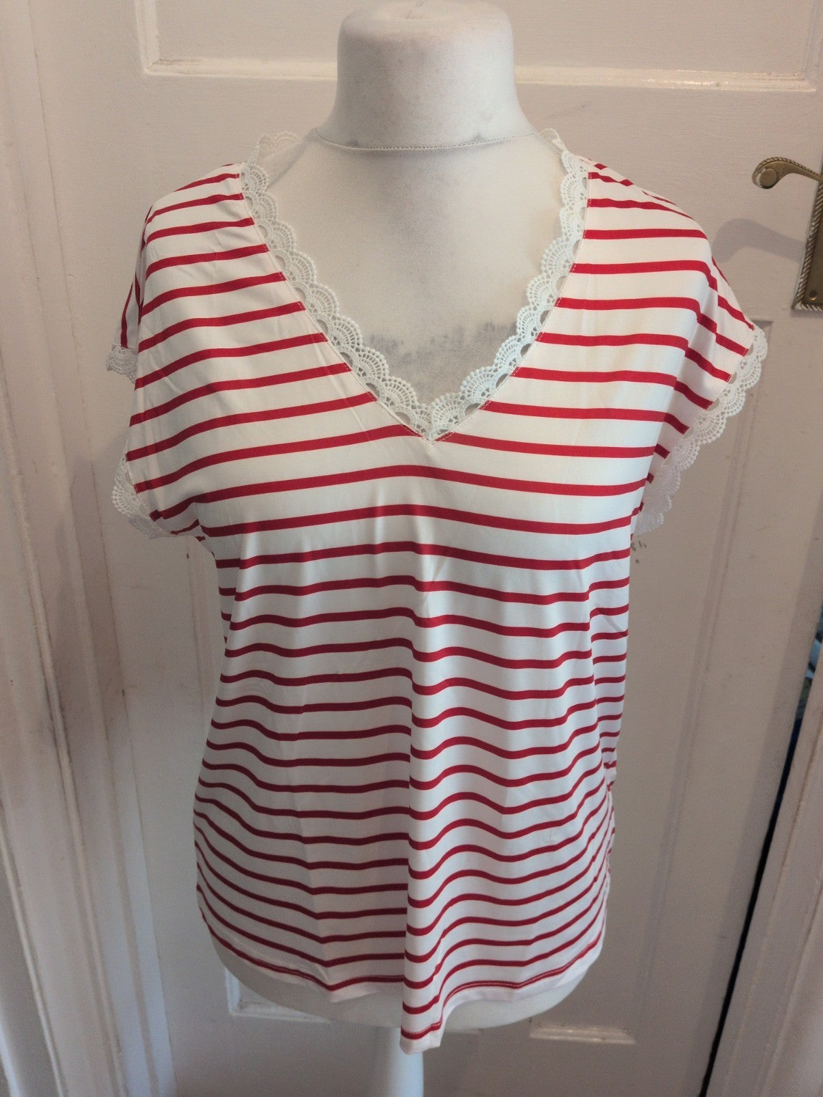 Ladies Large White With Red Stripes Short Sleeve T-shirt Blouse
