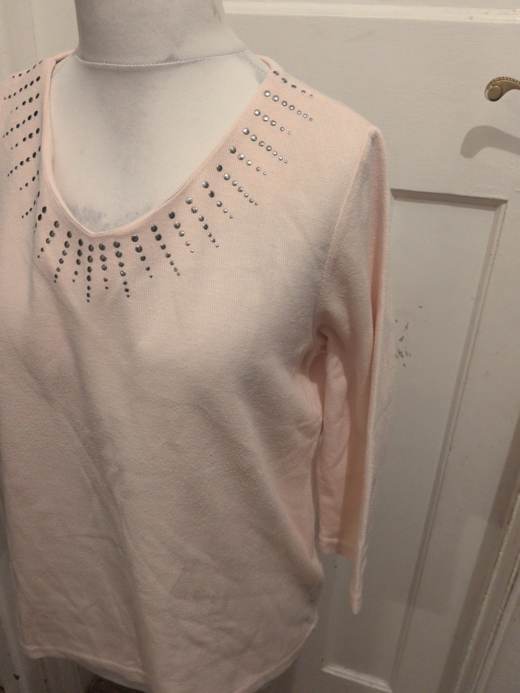 Ladies Bonmarche Size 16 Pale Pink With Silver Neck 3/4 Sleeve Jumper