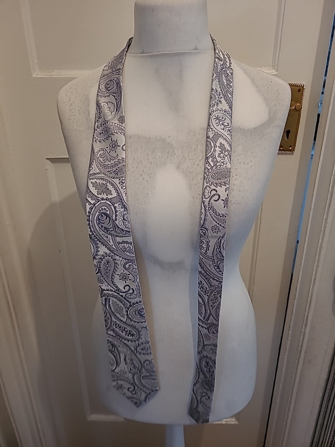 Mens Hisdern Silver Toned Tie