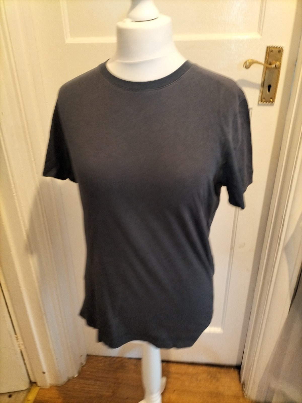 Ladies Size Medium Navy Short Sleeved Tshirt Round Neck