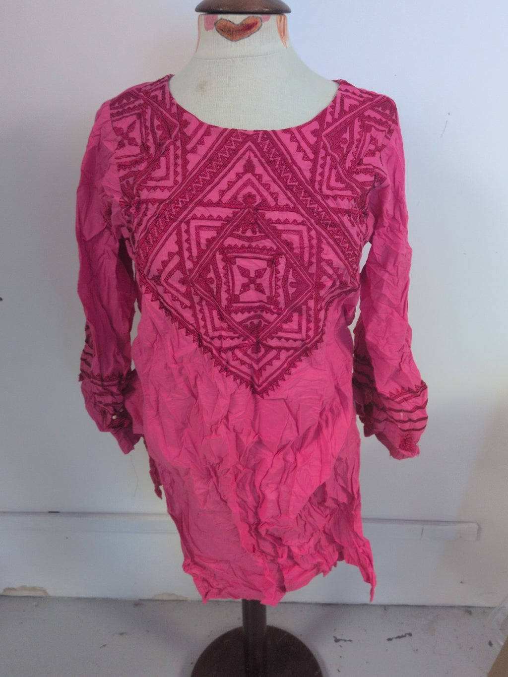 12 Pink And Red Embroidered Long Sleeve Dress Knee Length