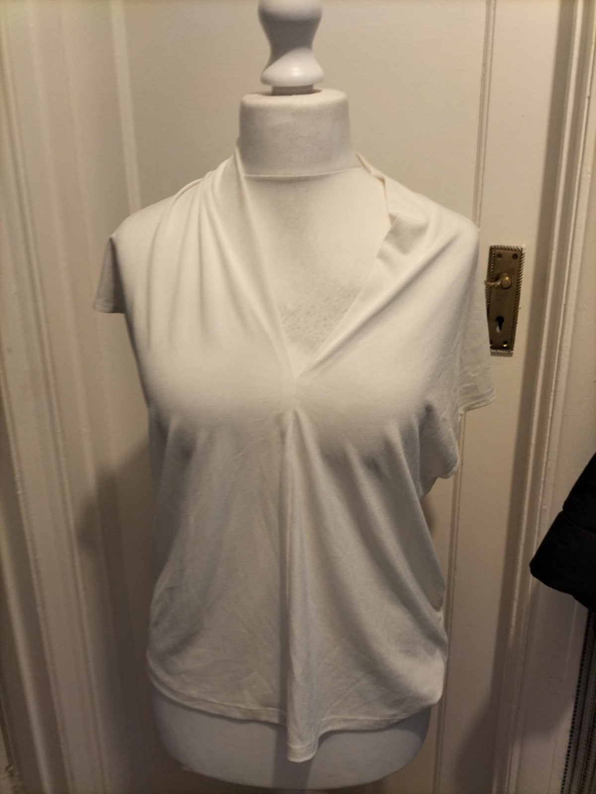 Ladies H&M Size Medium White V Neck Short Sleeved Blouse
