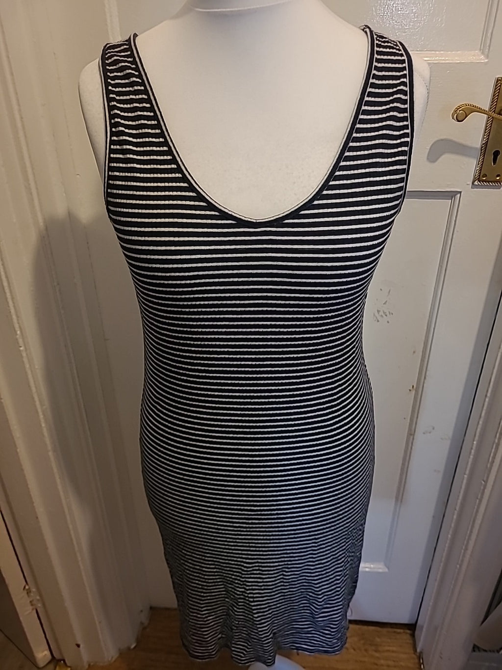 Ladies Jacqueline De Yong Size XL Black And White Striped Sleeveless Dress