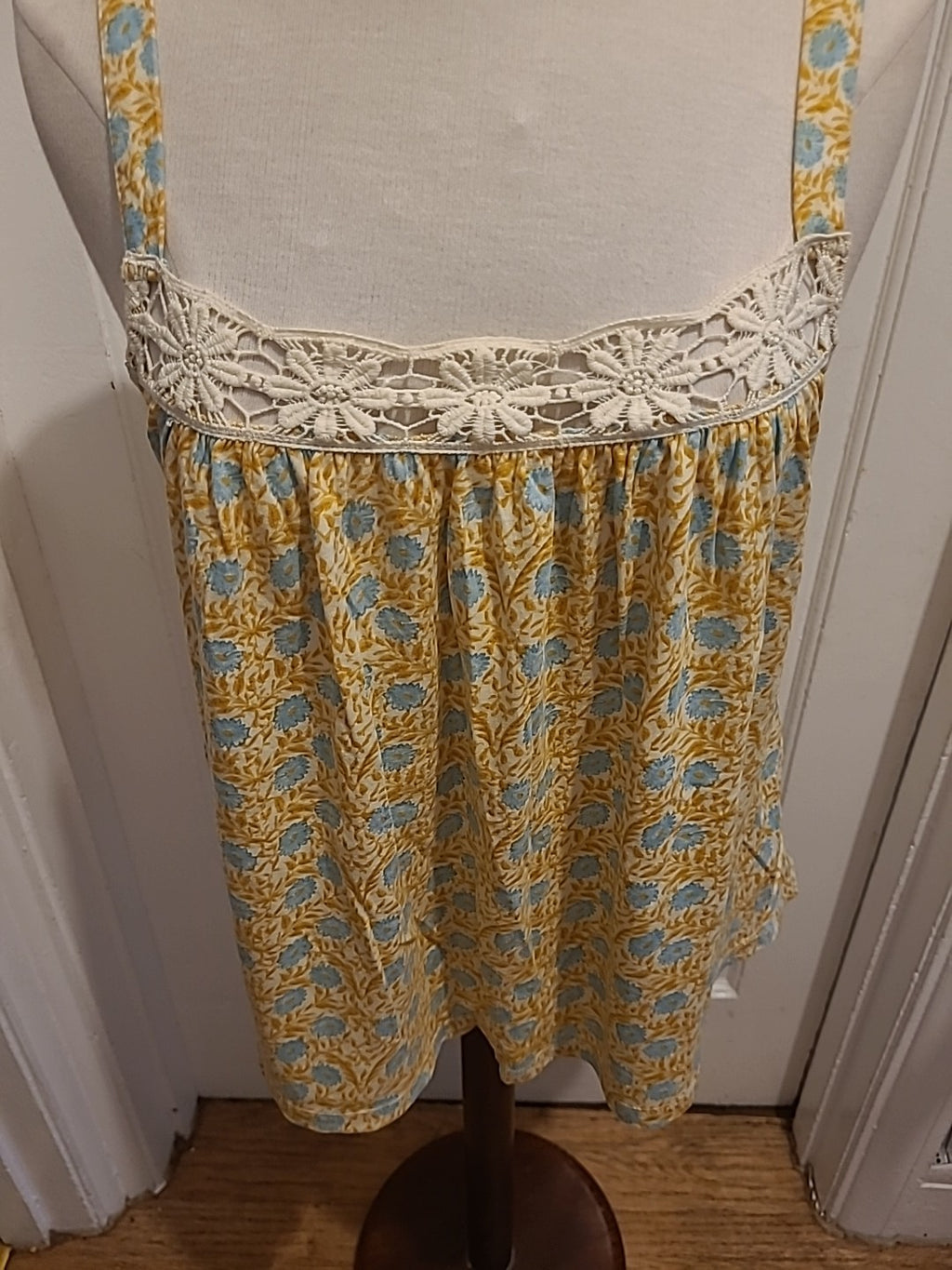 Ladies Monsoon Size Small Mustard Blue Floral Sleeveless Cami Top