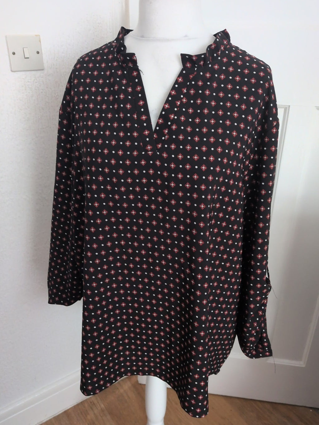 Ladies 3XL Black Pattern Long Sleeve Blouse