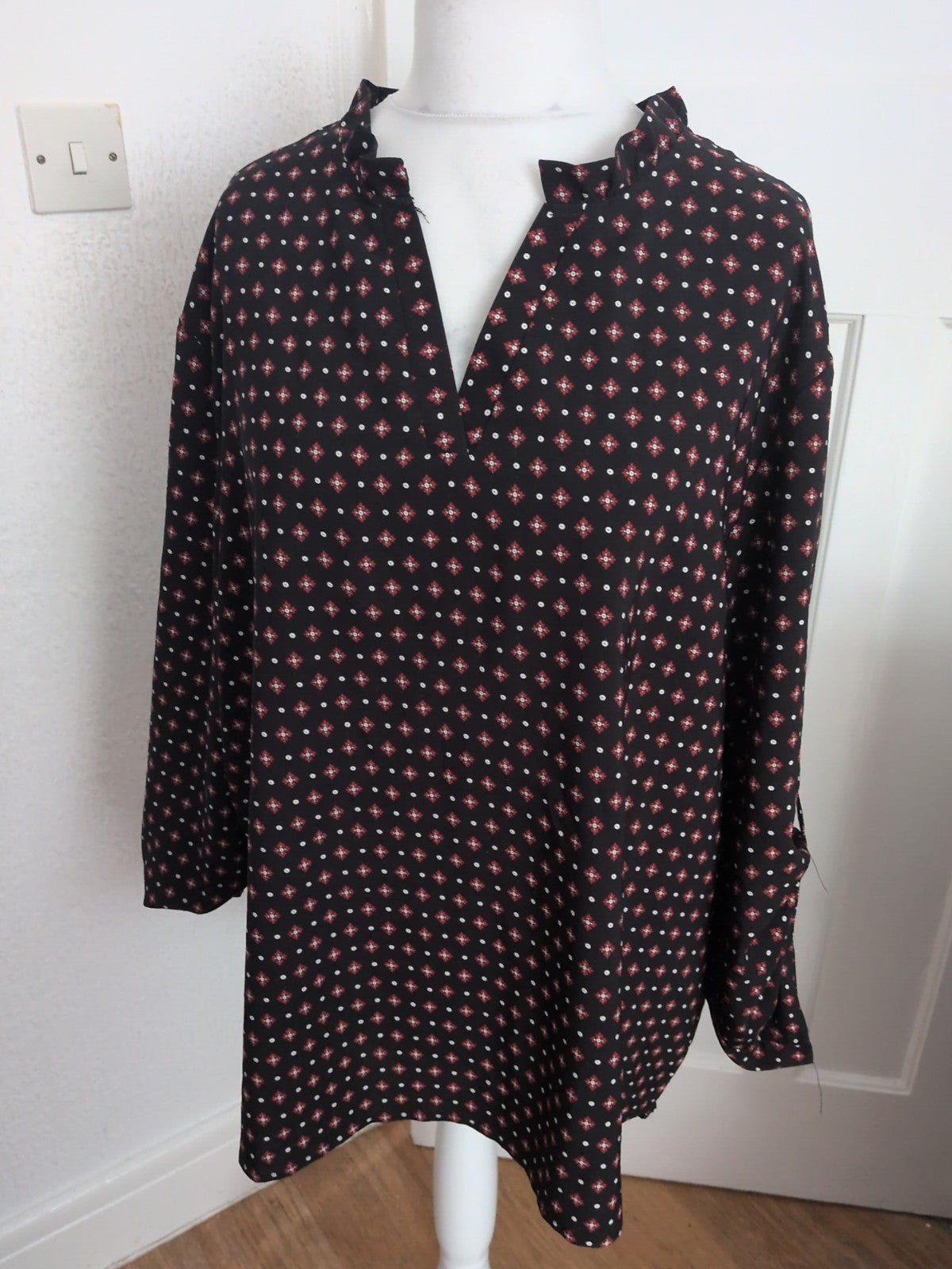 Ladies 3XL Black Pattern Long Sleeve Blouse