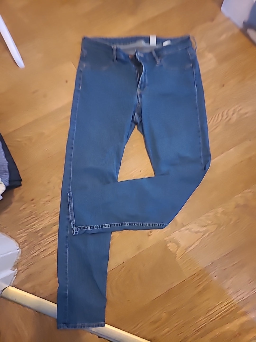 Ladies H&M Size 32" Skinny Ankle Jeans