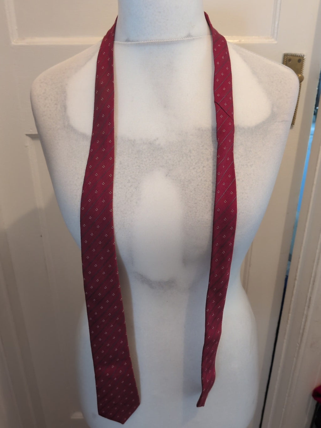 Mens Distinctive Red Patterned Polyester Tie