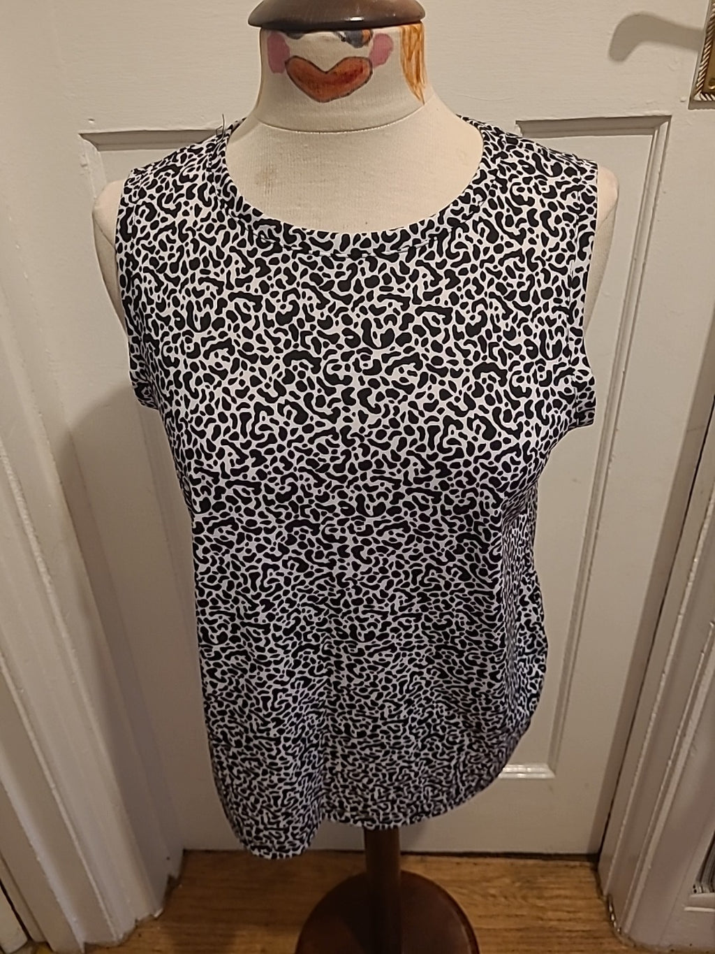 Ladies Marks And Spencer Size 10 Black White Leopard Print Sleeveless Tshirt