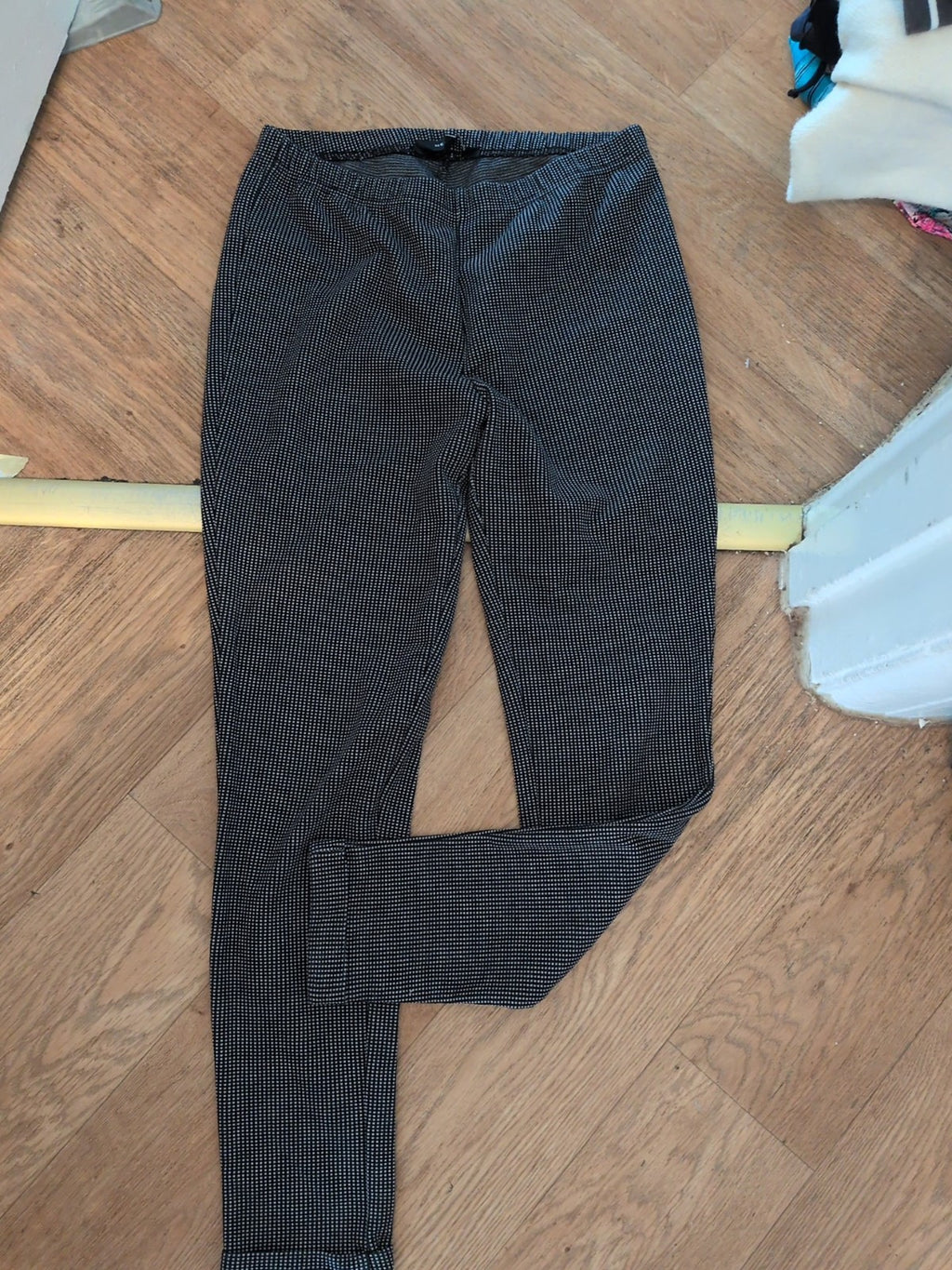 New Look 10 Black And White Dotty Pattern Leggings