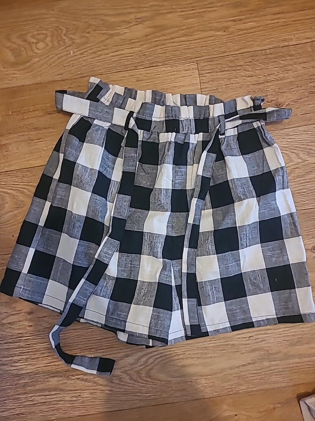 Ladies Primark Size 6 Black White Grey Check Shorts