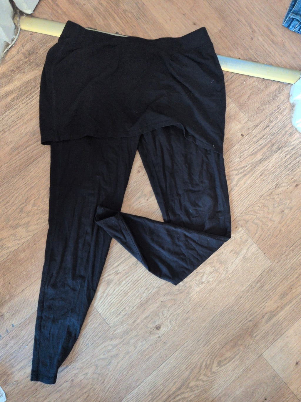 Thought 16 Black Leggings With Layover