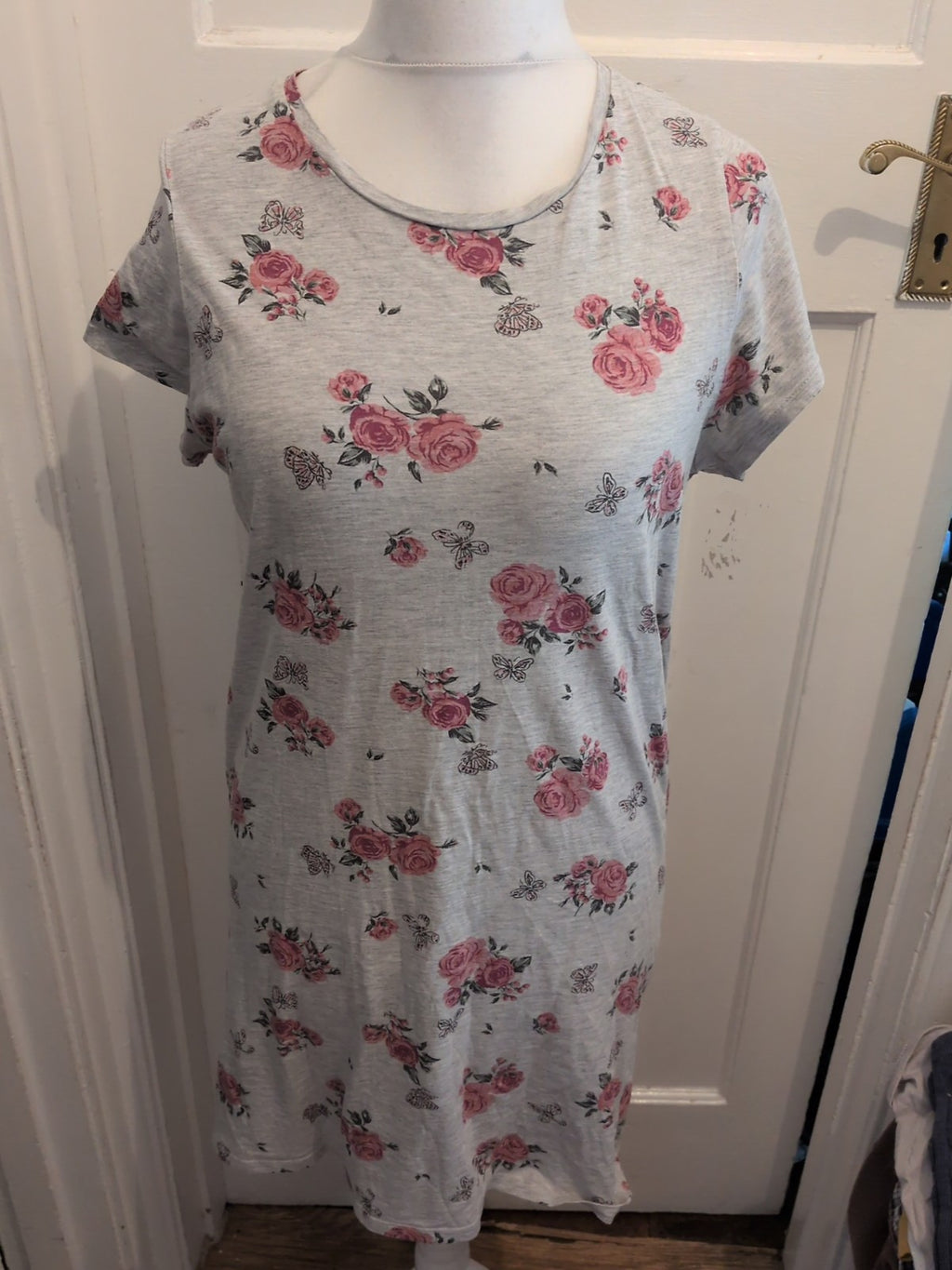TU 12 Grey Rose Pattern Short Sleeve Dress