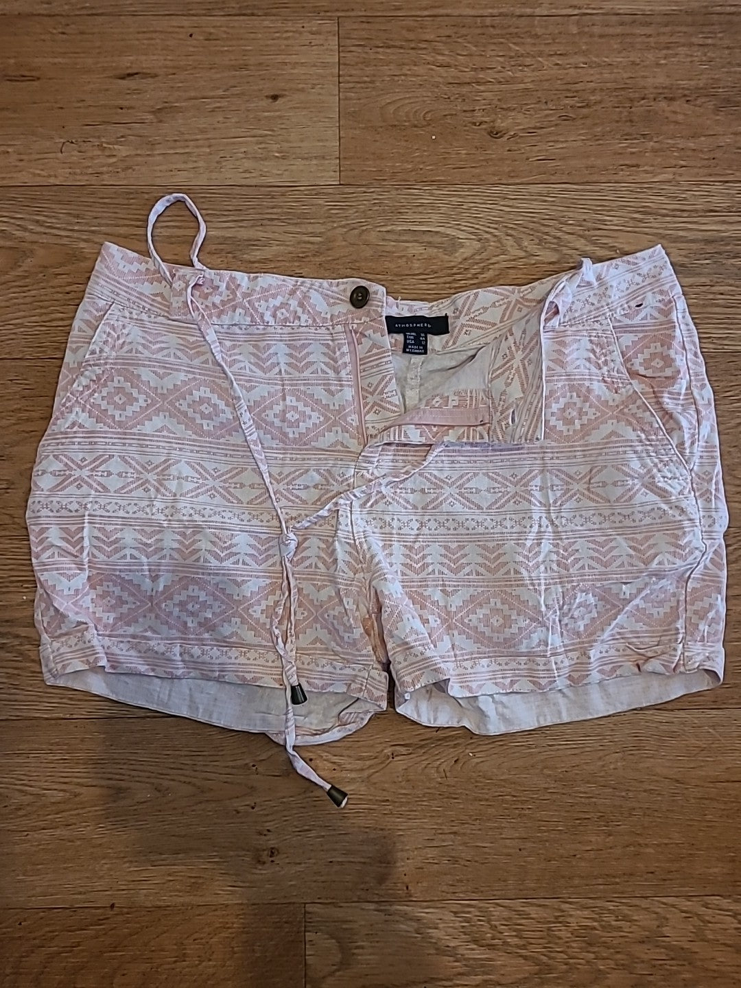 Ladies Primark Size 16 Pink And White Shorts
