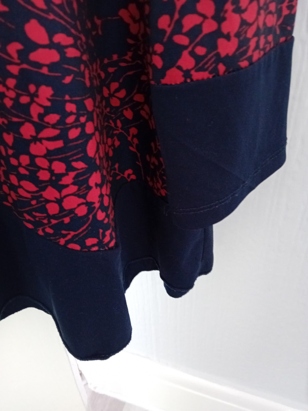 Ladies Jessica Graaf 3/4 Sleeve Red/ Navy Top Size XL Free Delivery