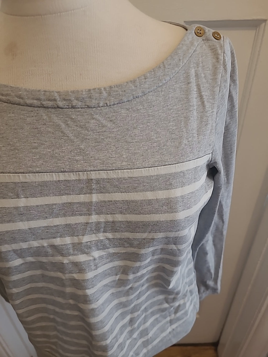 Ladies Nw3 Size Small Grey White Striped Long Sleeved Tshirt