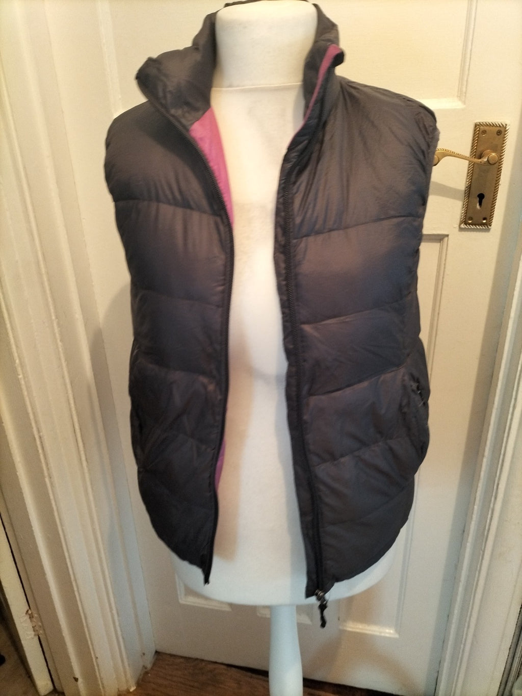 Ladies Crane Size Small Black Zipped Puffer