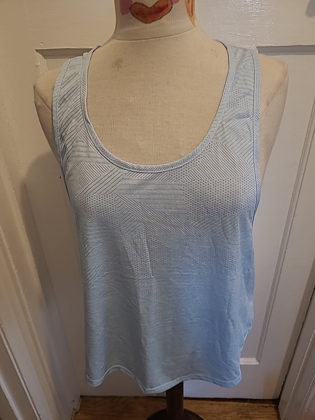 Ladies Size XL Pale Blue Patterned Racer Back Sleeveless Tshirt