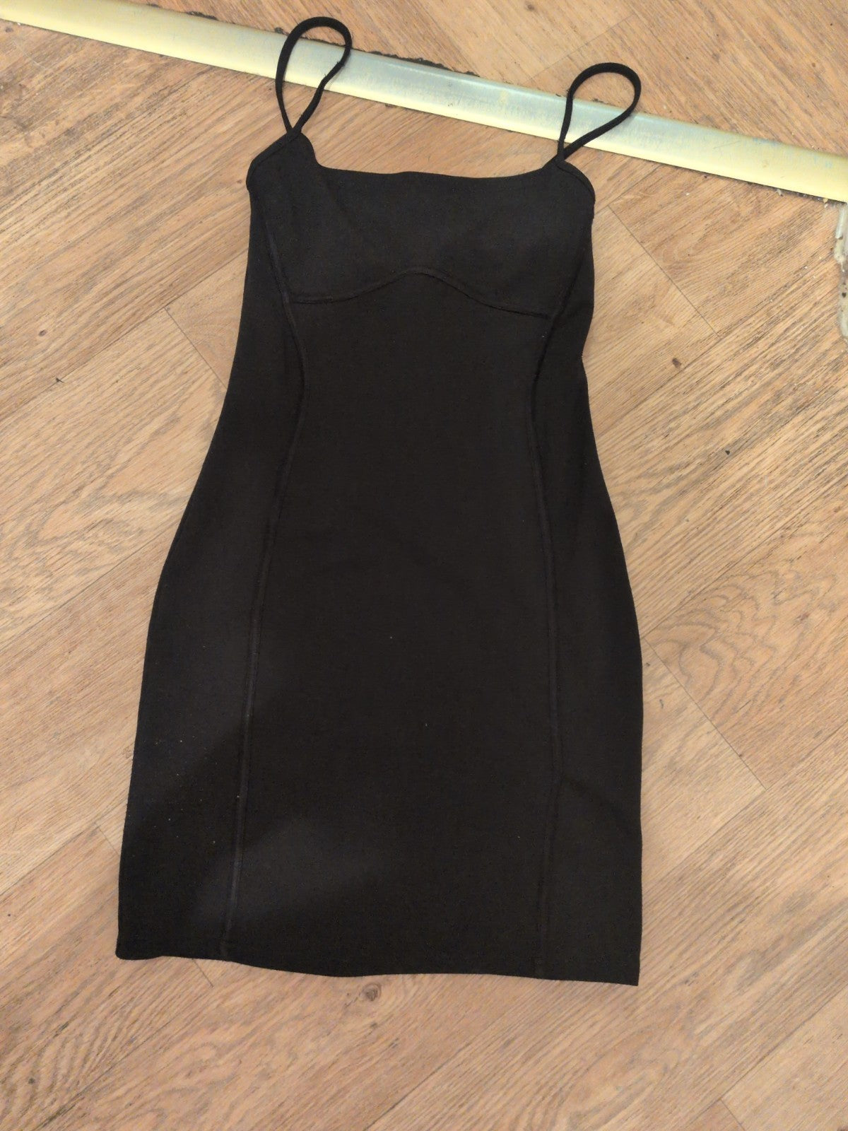 Ladies Prettylittlething Size 4 Black Pencil Dress Knee Length Sleeveless