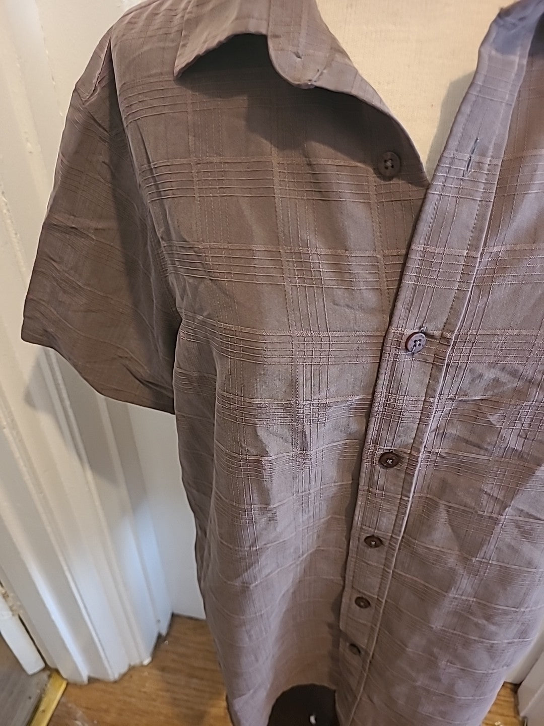 Mens Jeff Banks Size Large Brown Short Sleeve Shirt