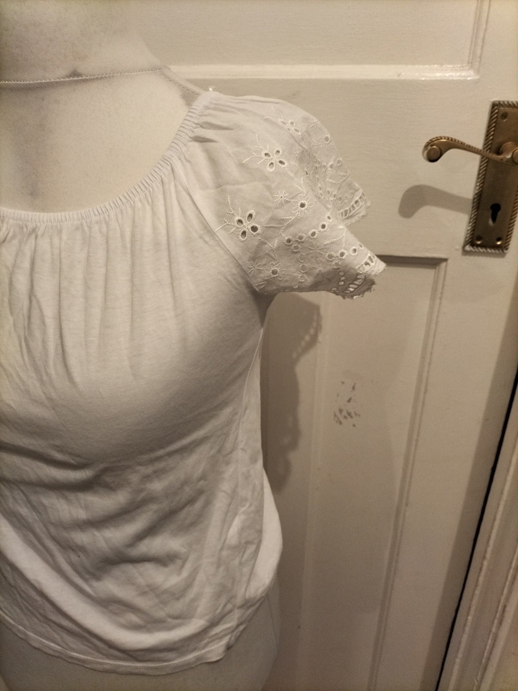 Ladies New Look Size 6 White Short Sleeve Wide Neck T-shirt
