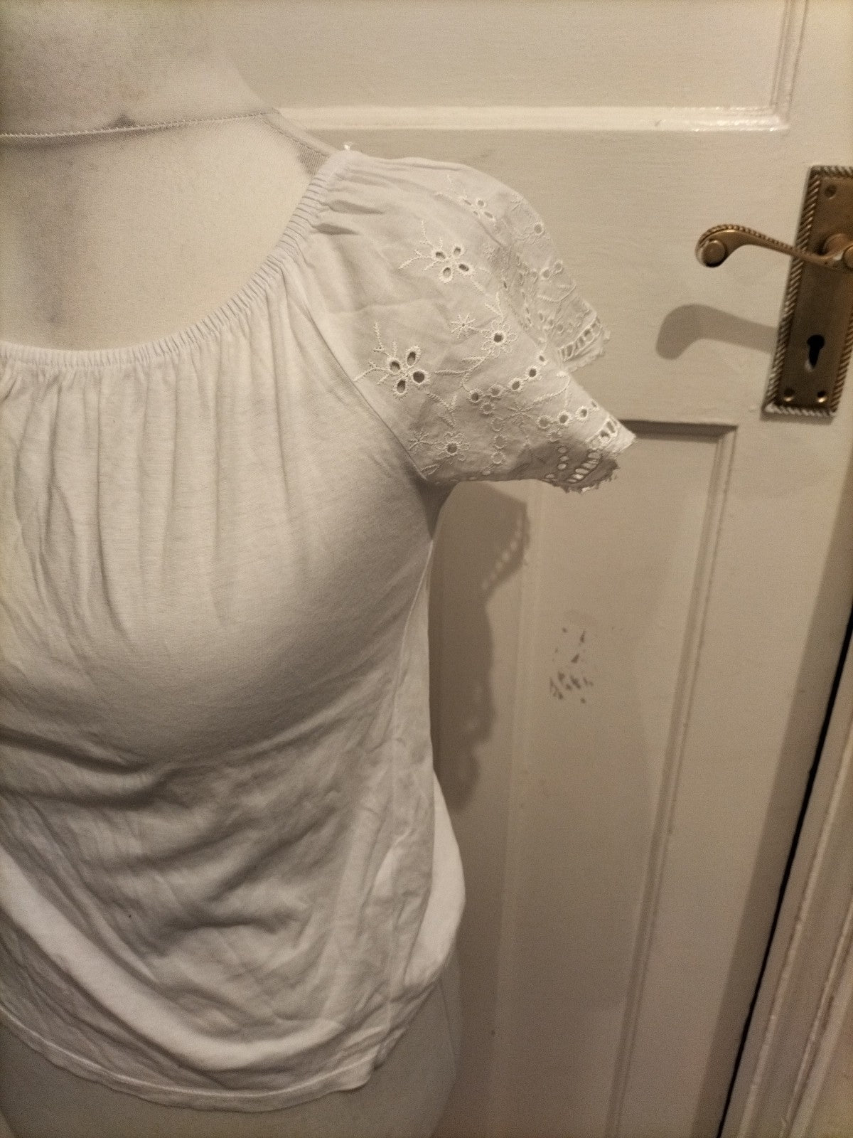 Ladies New Look Size 6 White Short Sleeve Wide Neck T-shirt