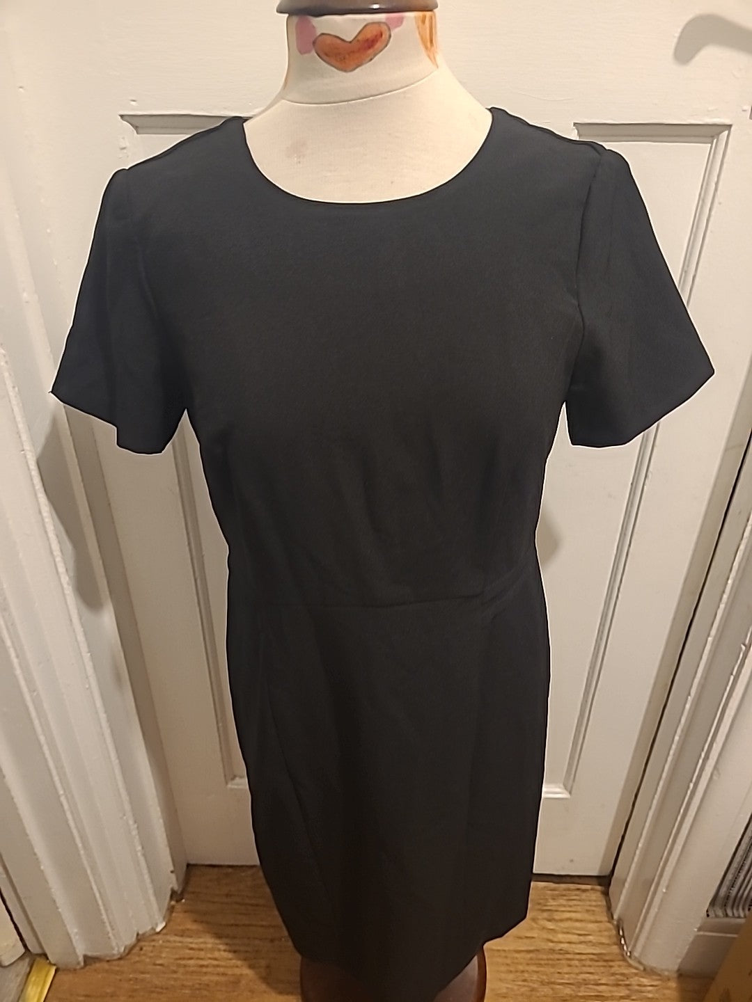 Ladies Papaya Collection Size 10 Black Short Sleeved A-Line Dress