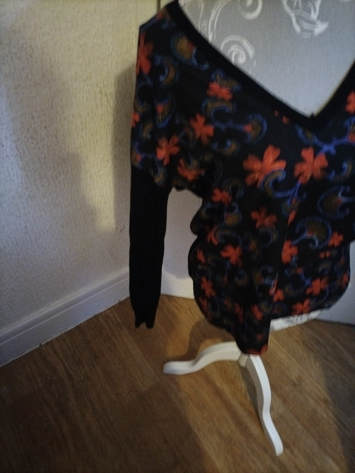 Ladies Zara Size Small Floral Long Sleeved Blouse