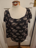 Ladies Store Twenty One Size 16 Black Roses Short Sleeve Blouse