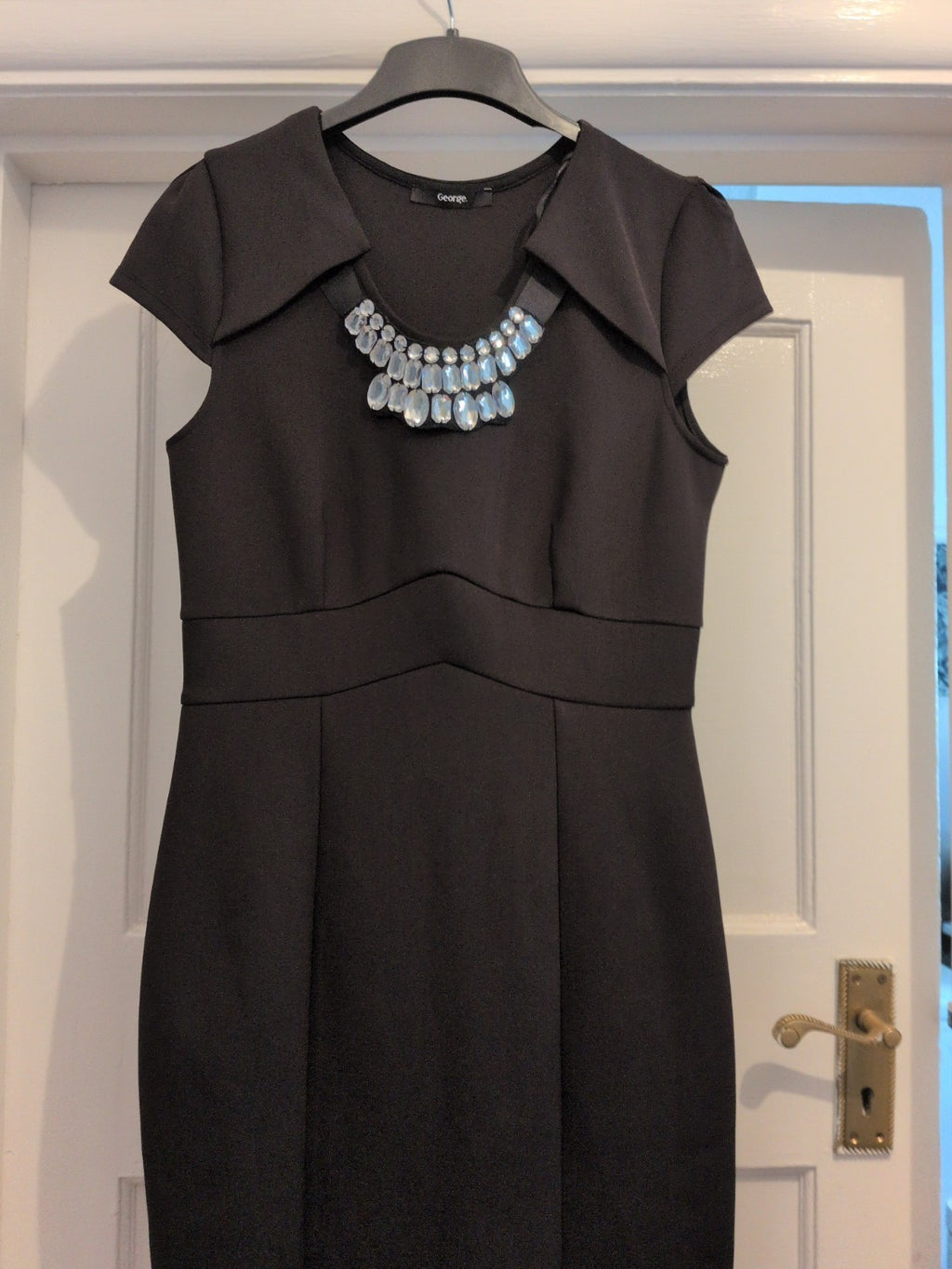 Ladies George Size 10 Black Short Sleeve Round Neck Diamonte Neck Dress.