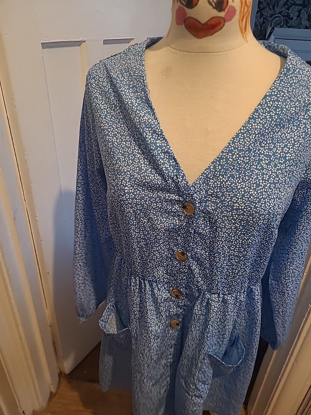 Ladies Size Medium Blue/White Long Sleeved Buttoned Dress
