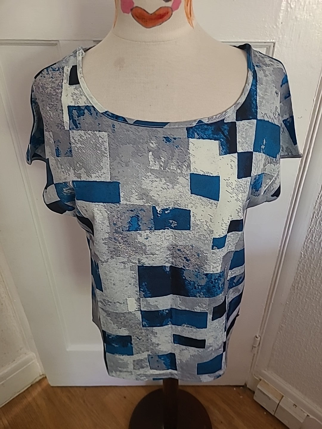 Ladies Size Med Blue/white Top Short Sleeves