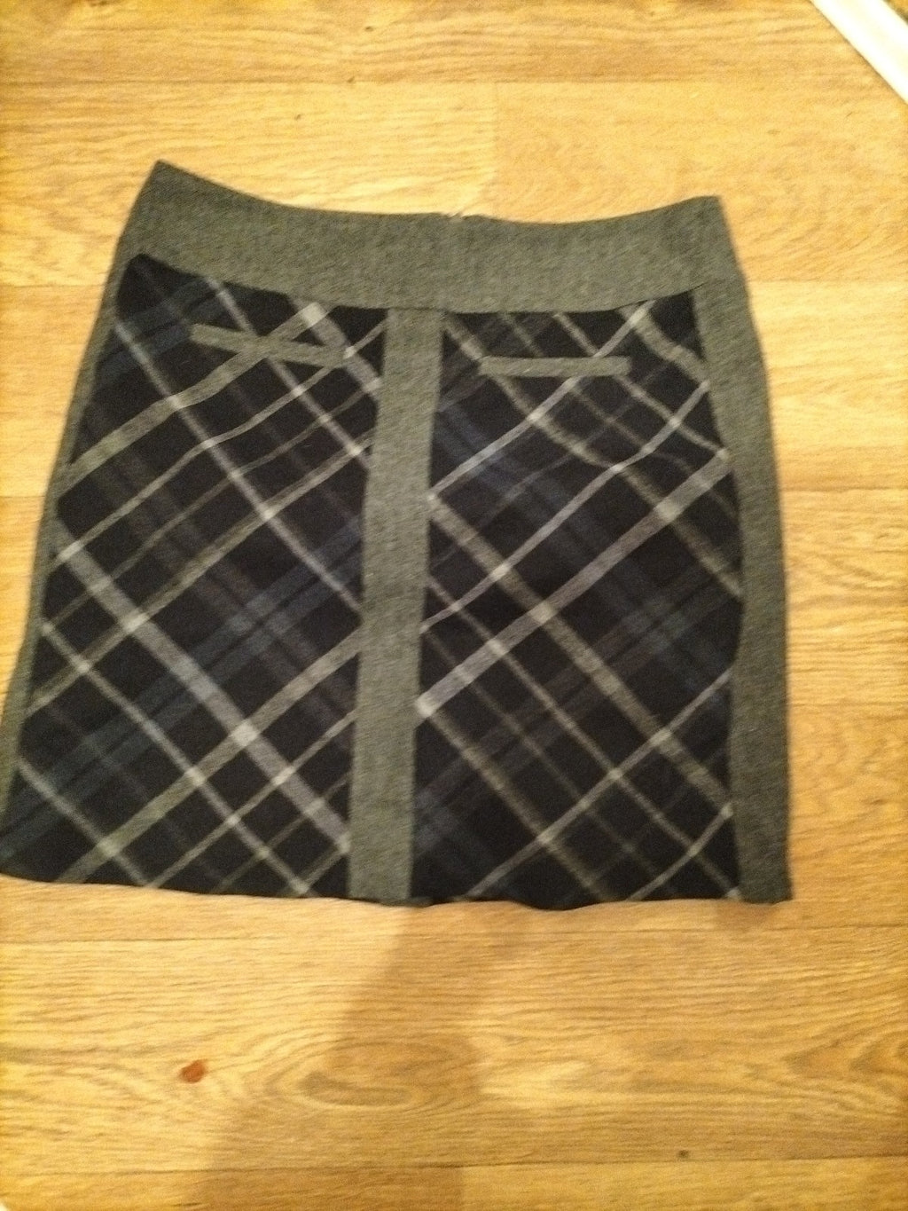 Ladies Autograph Size 10 Grey And Navy Check Lined Skirt