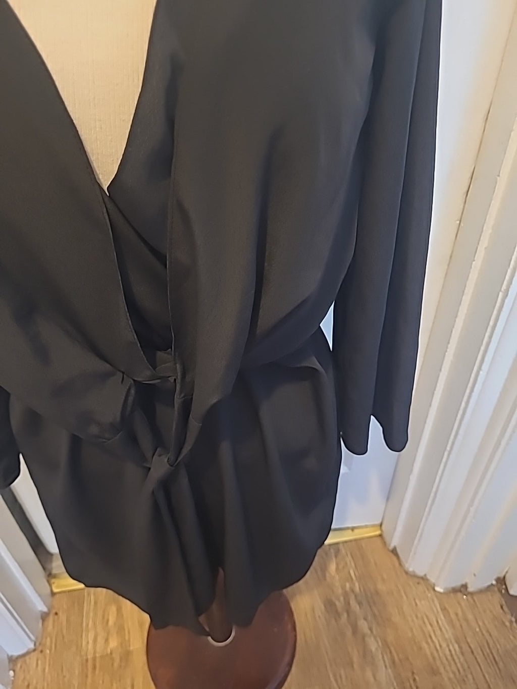 Ladies Topshop Size 8 Black Long Sleeved Low Cut Dress