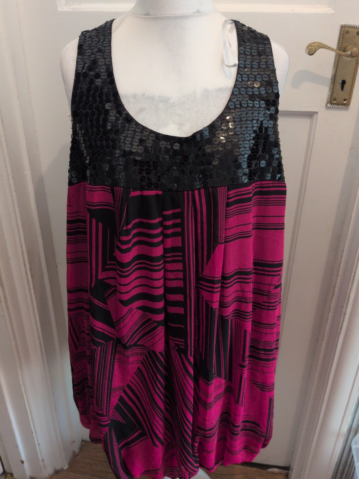 Rogers Rogers 20 Cerise Black Sequins Sleeveless Lined Dress