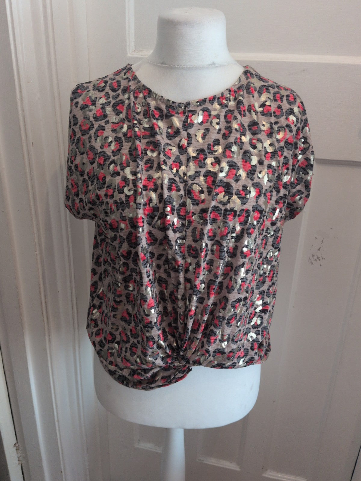 M&Co 14 Leopard Print Pattern Sleeveless Front Tie Blouse
