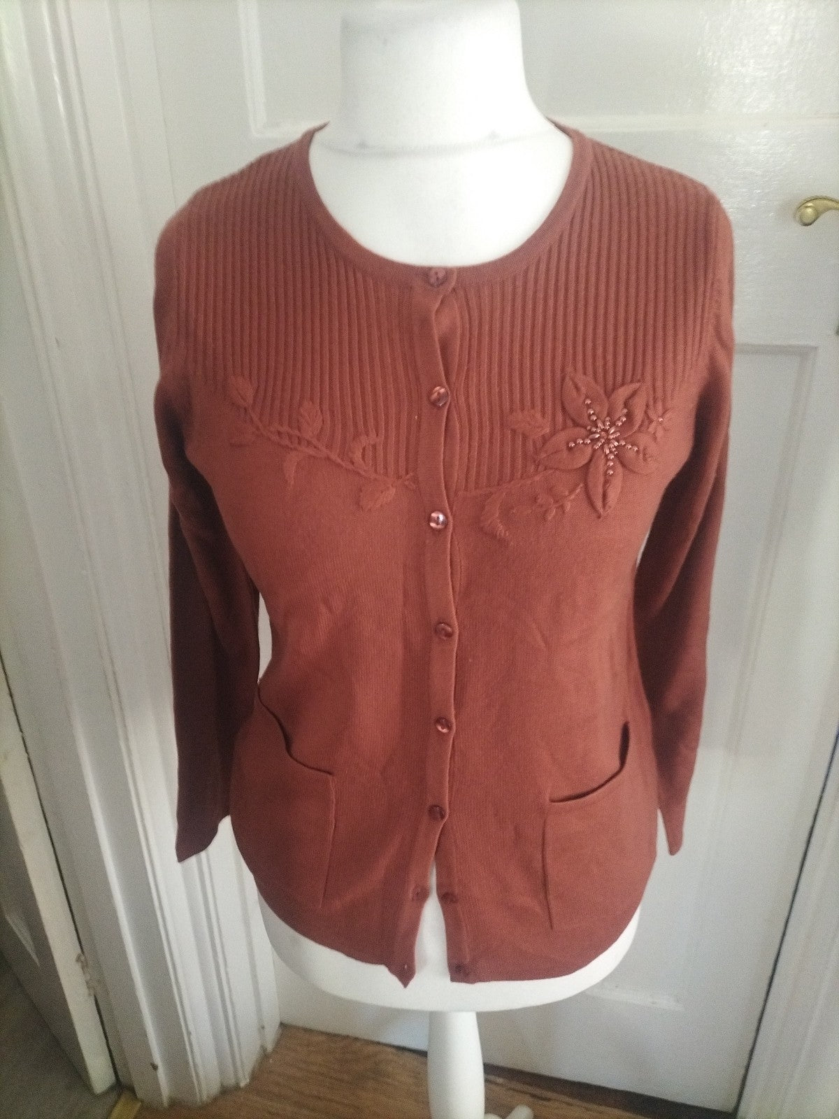 Ladies Annabelle Size M Purple Buttoned Floral Cardigan