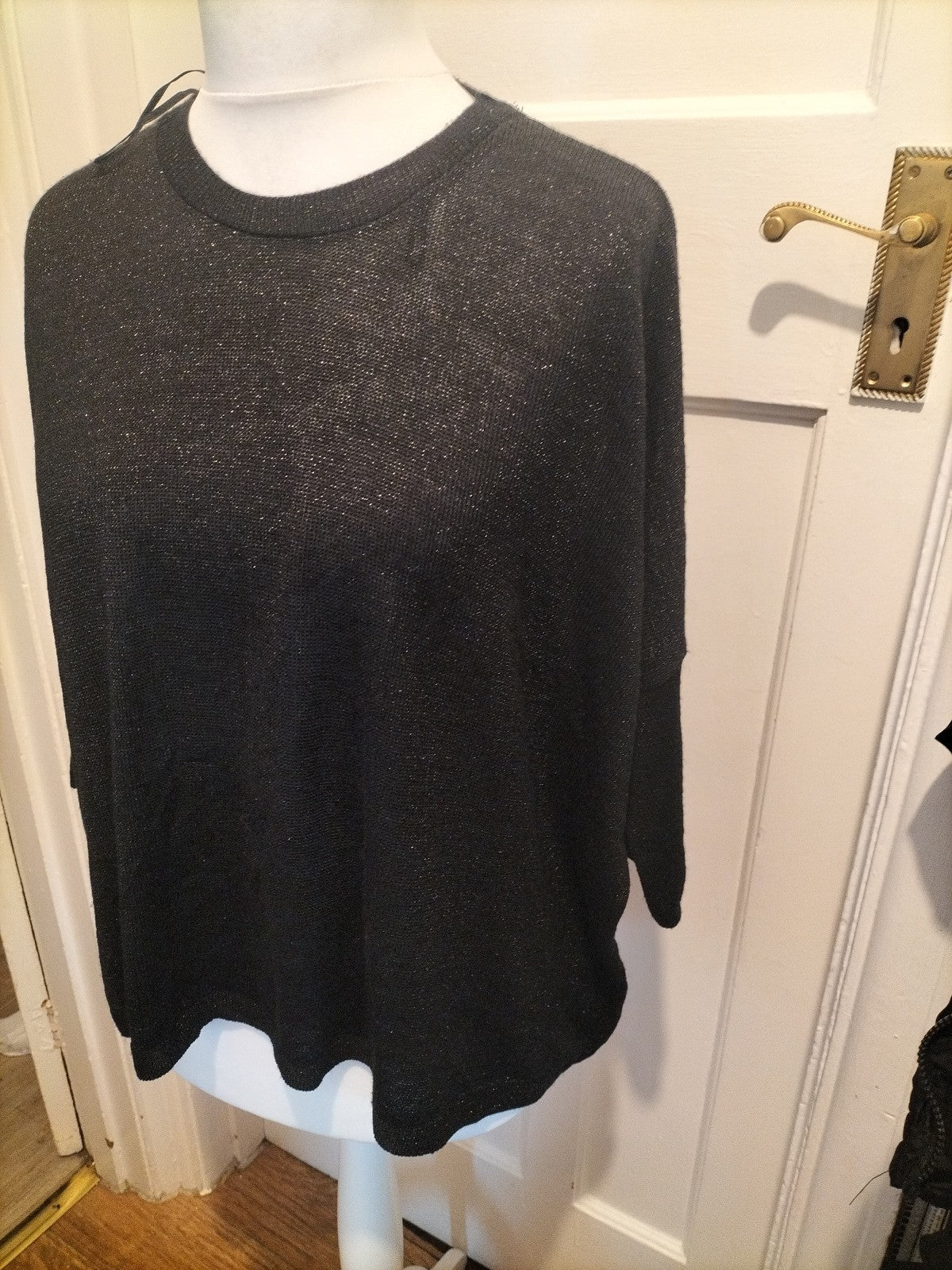 Ladies Voulez Vous Size S/M Black Shimmer Short Sleeved Top