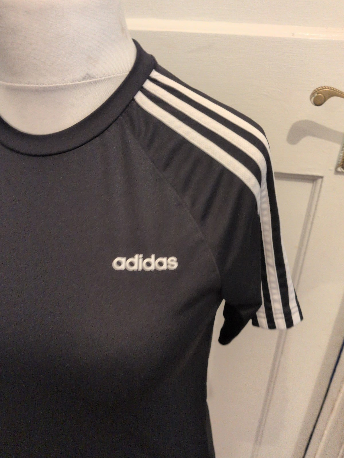 Black Medium Adidas White Trim Short Sleeve T-shirt