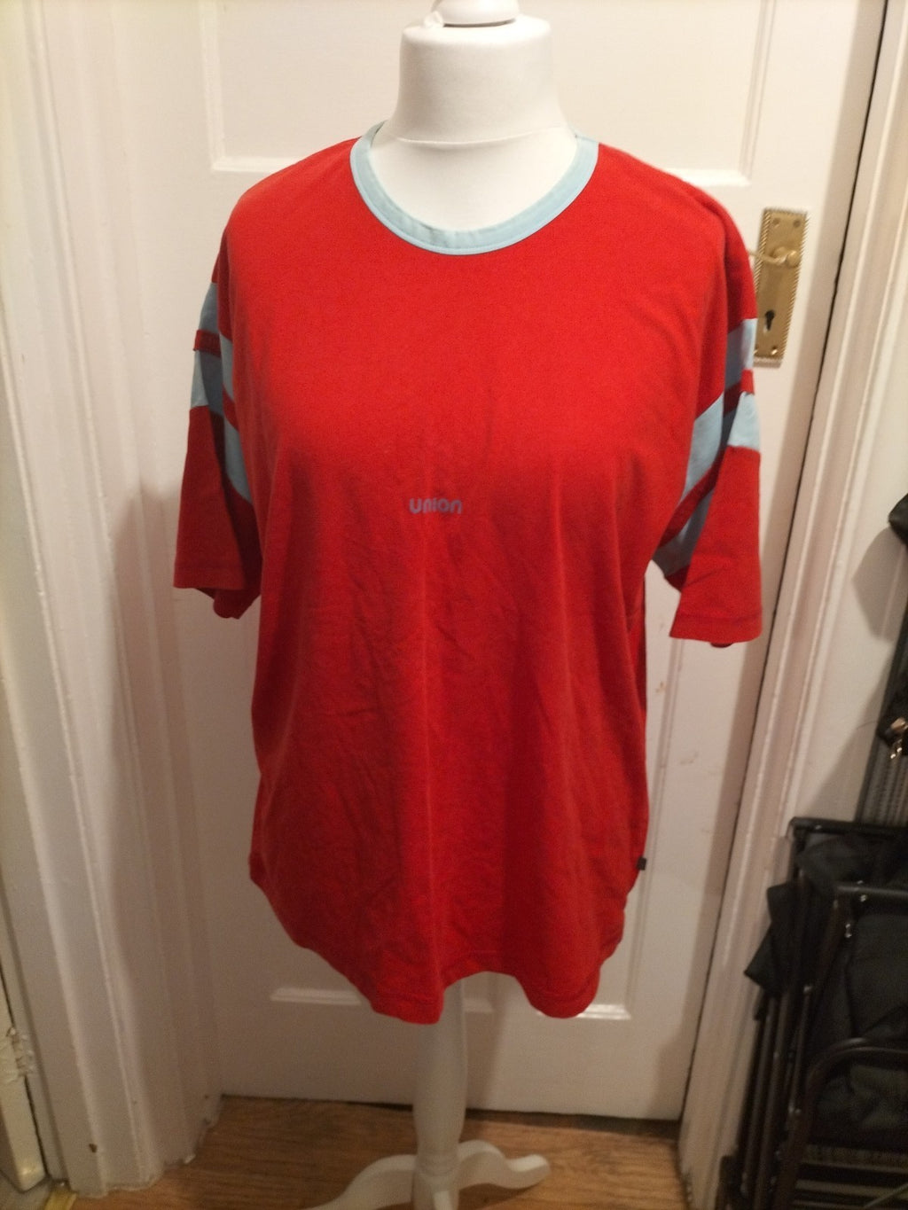 Mens Union Size Large Pure Cotton Red With Blue Trim Short Sleeved Tshirt