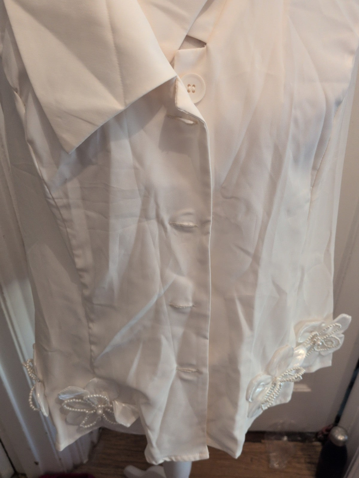 Shein 3XL Ivory Collared Sleeveless With Flower Buttoned Blouse