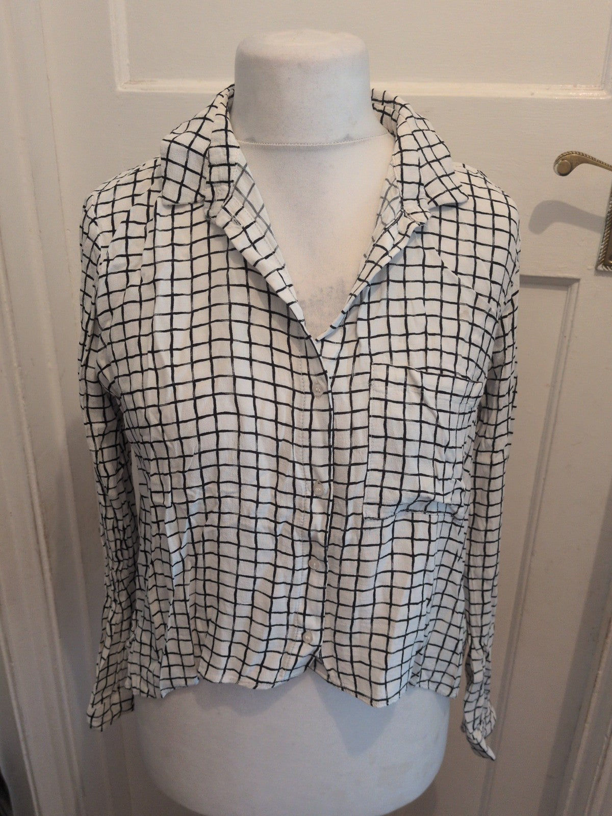Ladies Topshop Size 14 White Check With Black Long Sleeve Blouse