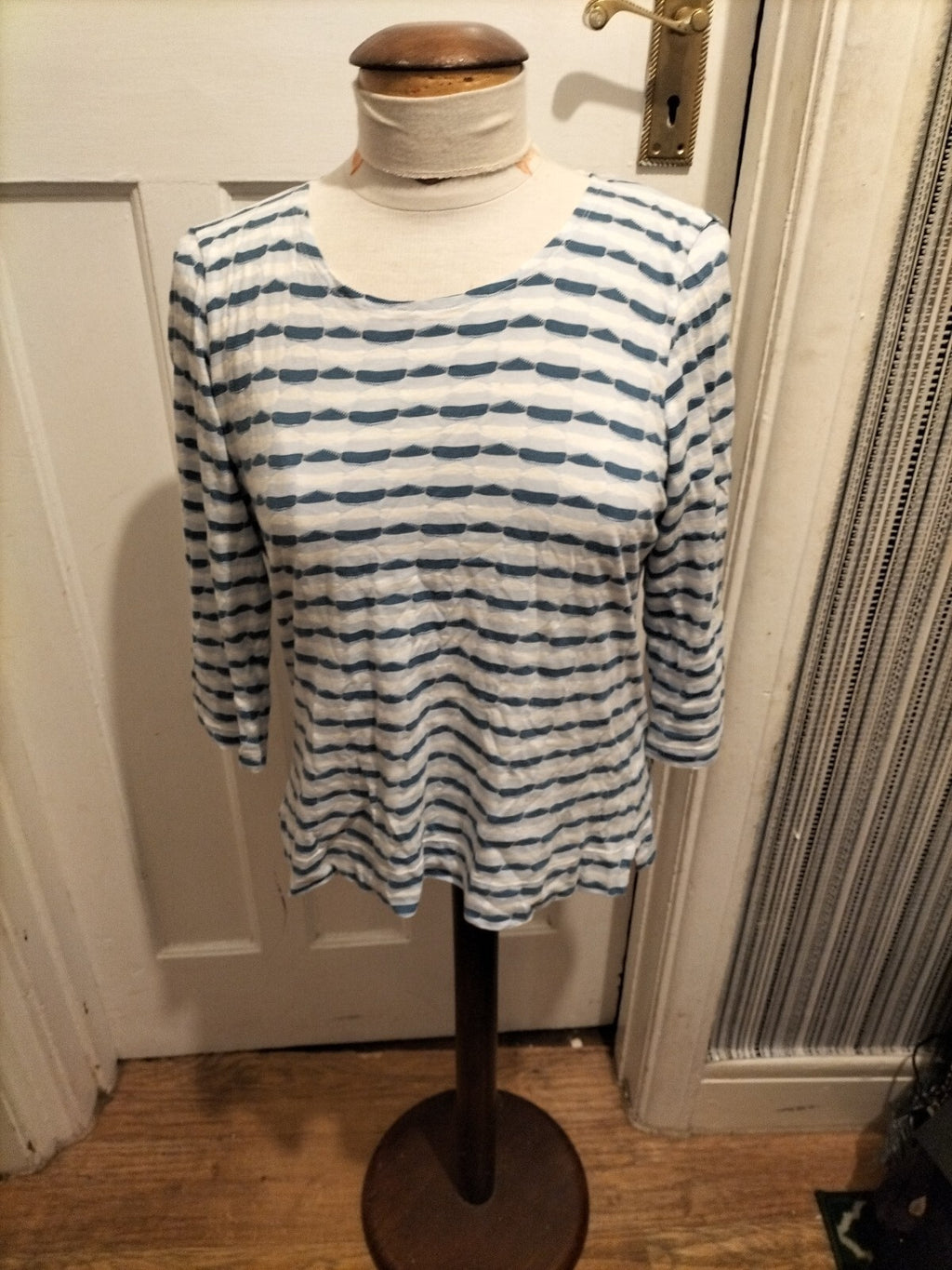 Ladies Cotswold Size Small Blue And White Long Sleeved Blouse