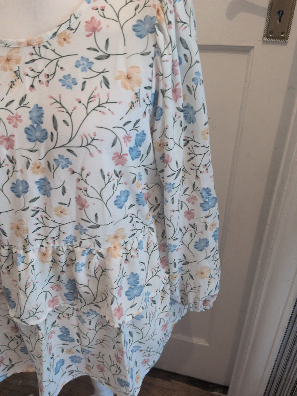 Ladies Long Line Top Floral Yours Size 20