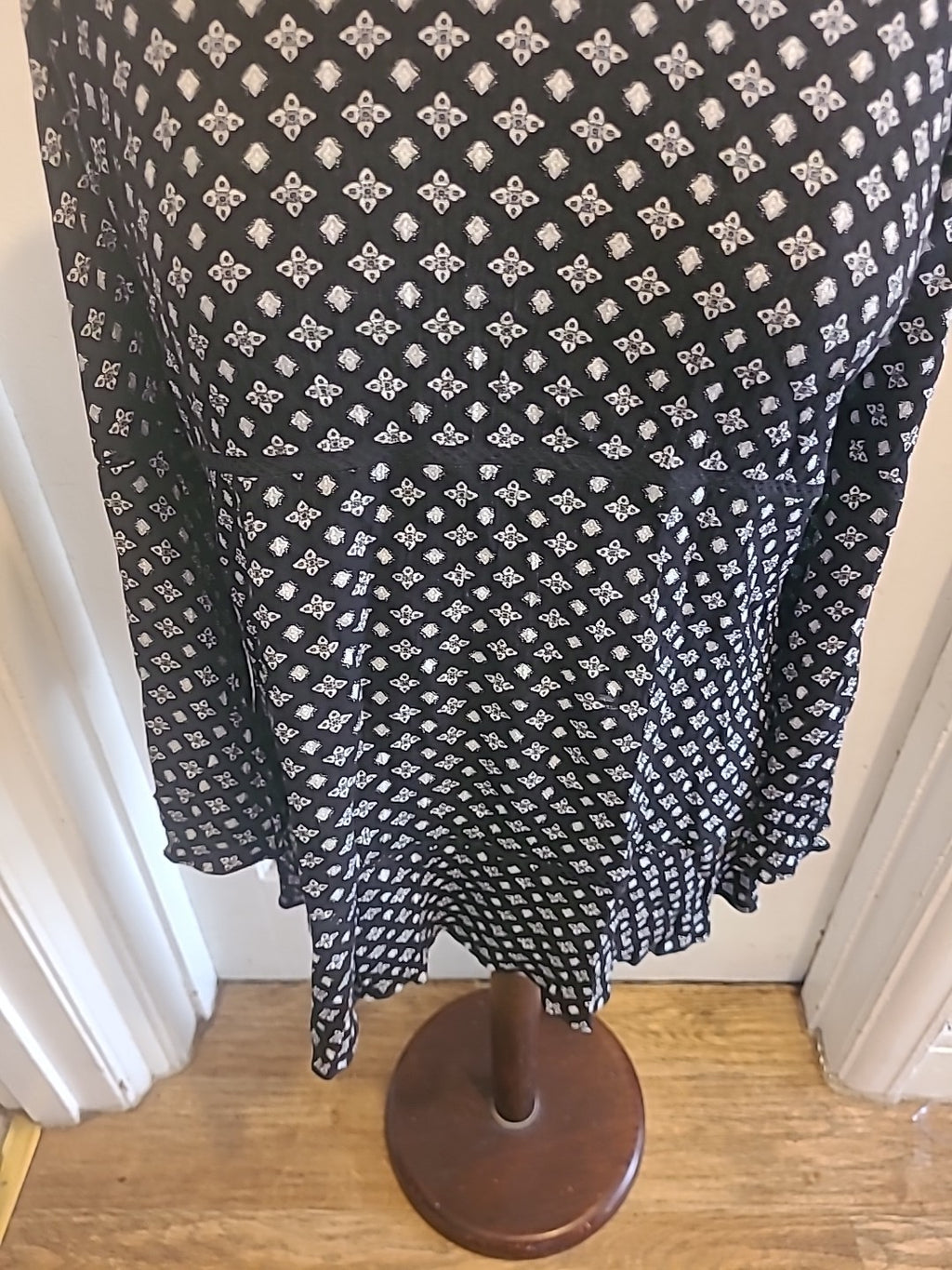 Ladies New Look Size 10 Black And White Detailed Open Shoulder Blouse