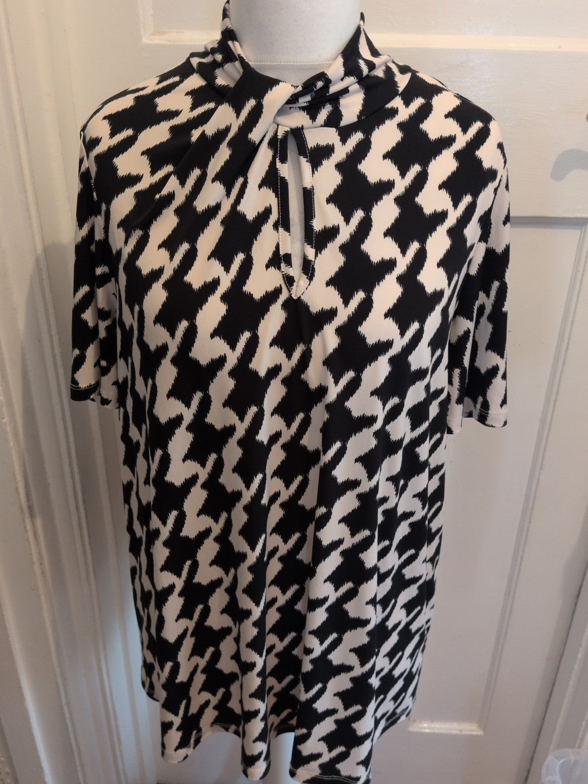 Tu 16 Ivory And Black Streaky Short Sleeve Blouse