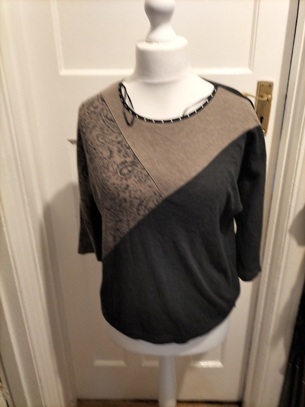 Ladies Tigi Size 10-12 Brown And Navy Tshirt Half Sleeved