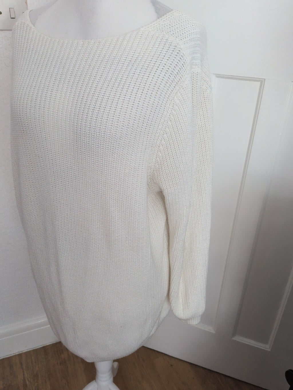 Ladies Tu Size 22 White/Cream Long Sleeve Jumper